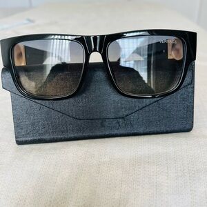 Women Black Sunglasses with Case